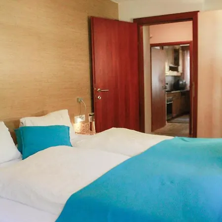 Lutonia Apartment *