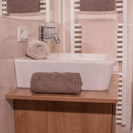 Lutonia Appartement *