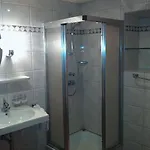 Lutonia Apartment