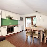 Lutonia Apartment